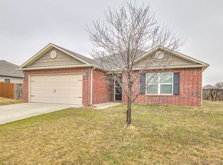 10013 E 107th St N, Owasso, OK 74055