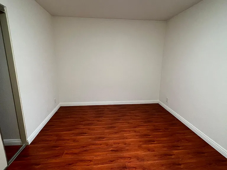 10916 Ashton Ave #402 — Photo 7