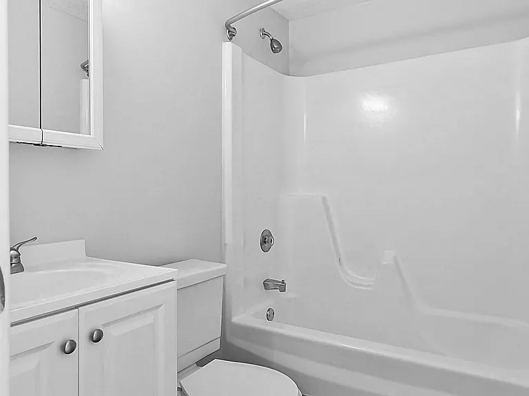 Gull Harbor Apartments — Photo 2