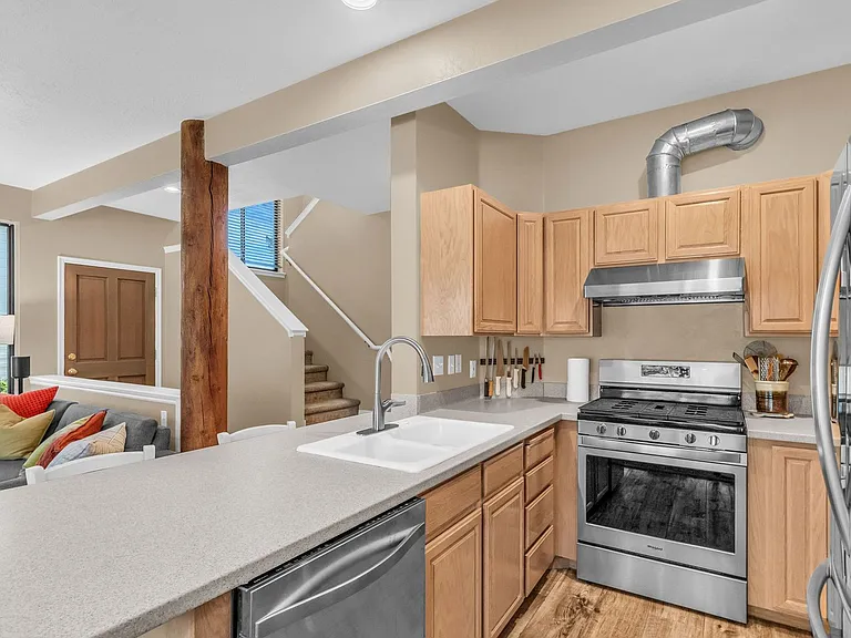2619 Cottage Loop — Photo 9