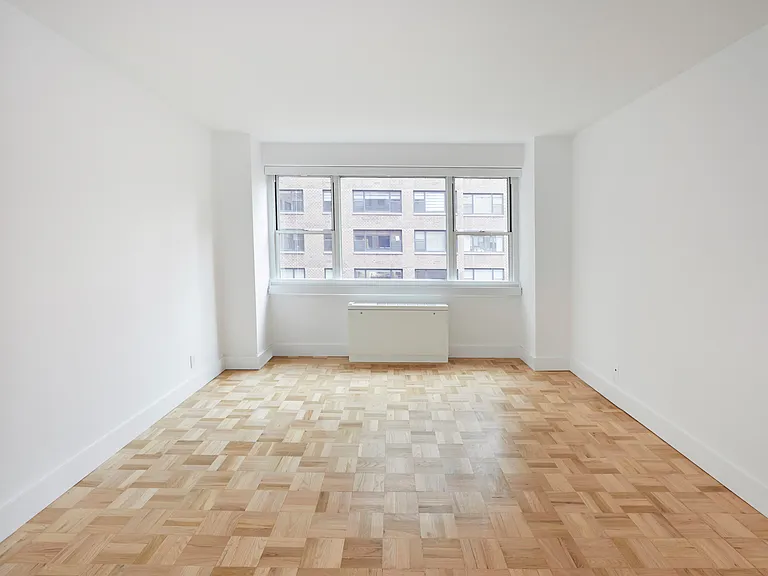 340 E 64th St #5B — Photo 5