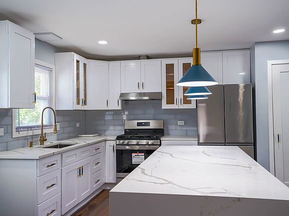 3rd image of 620 57th St #2