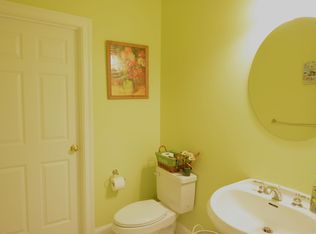 5 Dartmouth Dr, Northborough, MA 01532