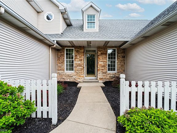 4th image of 22 Fieldstone