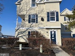 6205 Riverfront Dr, Palmyra, NJ 08065