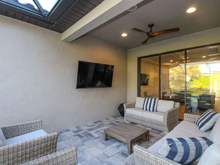 9423 Terresina Dr — Photo 13