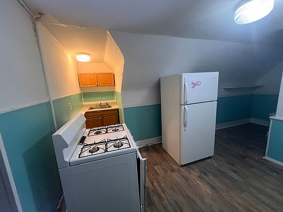 5th image of 155 Willow St Floor 3