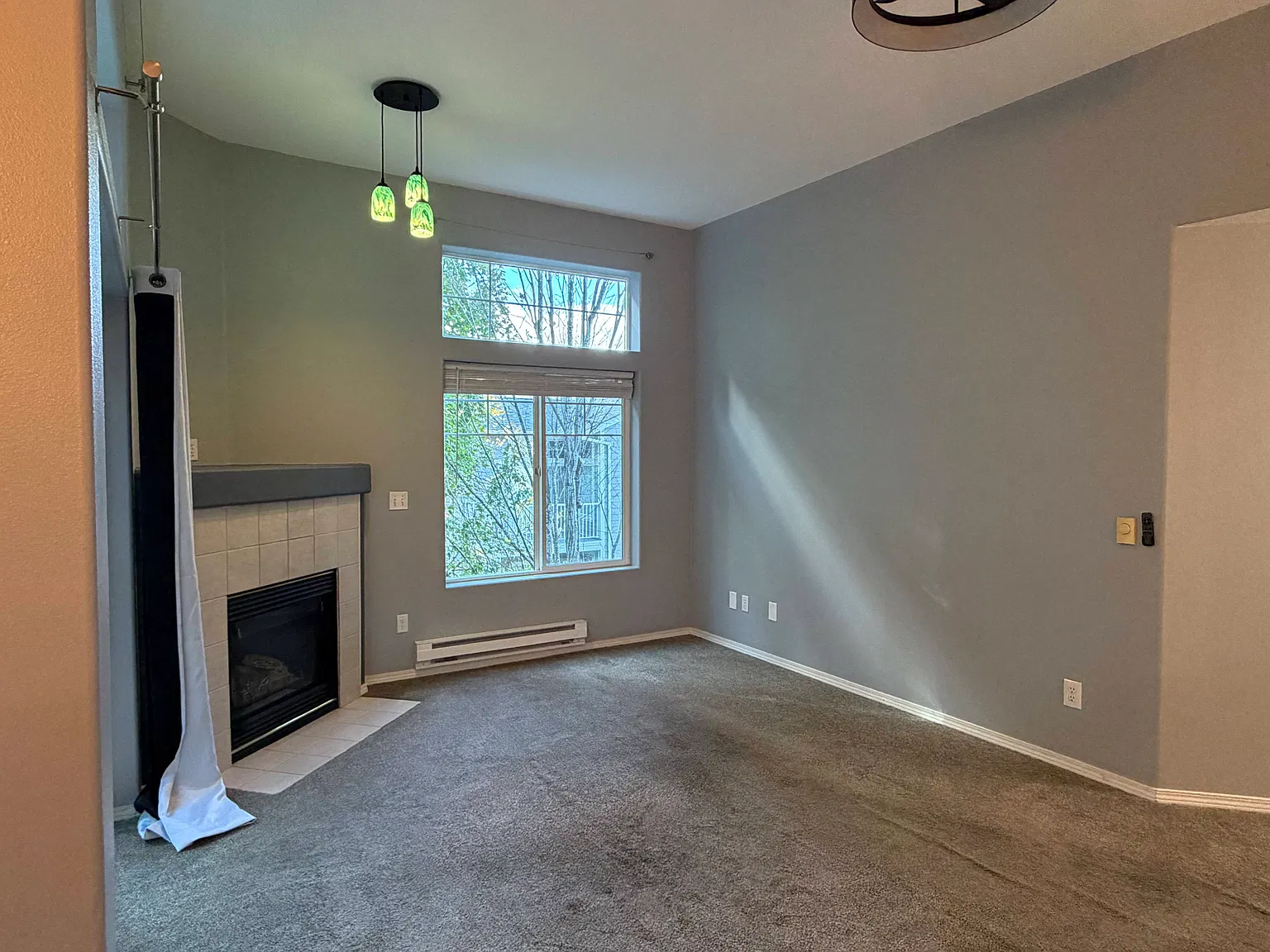 2 bed, 1069 sqft, $1,995 — Photo 3