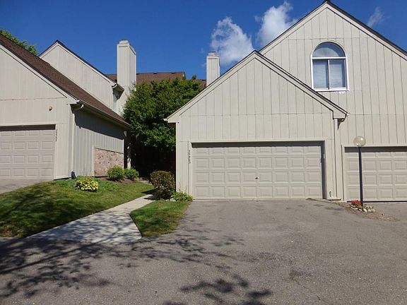 Garage/ Front View