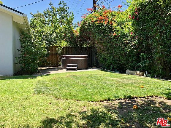 3rd image of 10765 Cushdon Ave