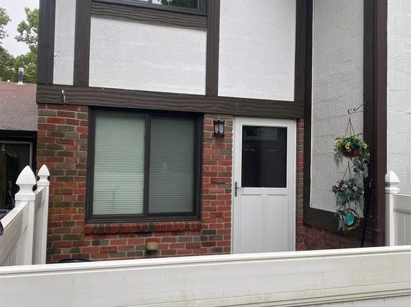 460 Daryl Drive, Medford, NY 11763