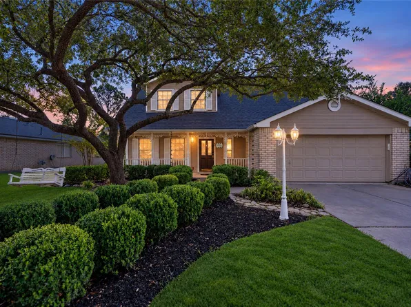 3906 Green Fields Dr, Sugar Land, TX 77479