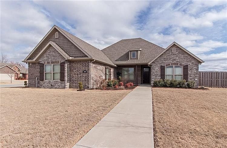 1st image of 2823 W Topaz Dr