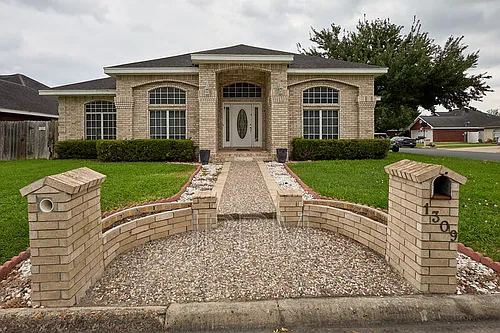 1309 Summerfield Ln Photo 1