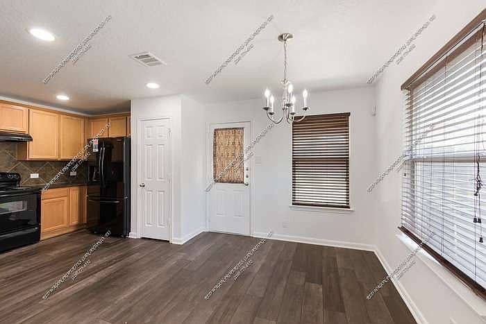 1st image of 767 Great Oaks Dr