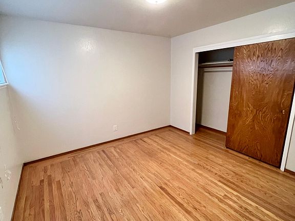 4th image of 2609 Judah St APT 4