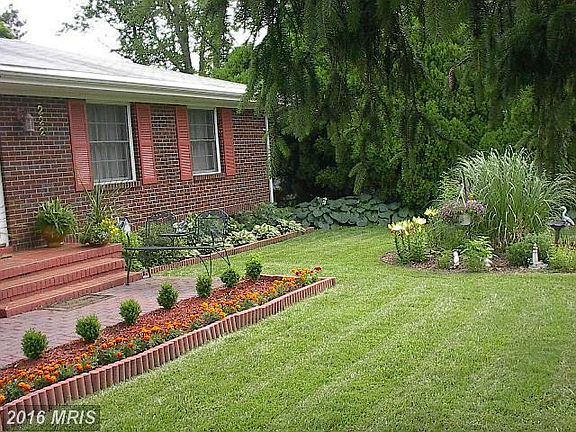 2nd image of 222 Darl Cir