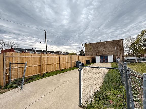 3rd image of 4740 Levick St