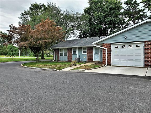 4th image of 369D Portsmouth Dr #1004