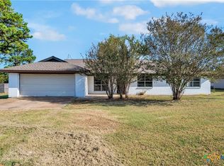 402 River Oaks Dr, Gatesville, TX 76528