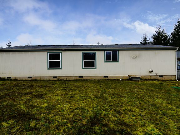 3rd image of 590 E Enchantment Dr