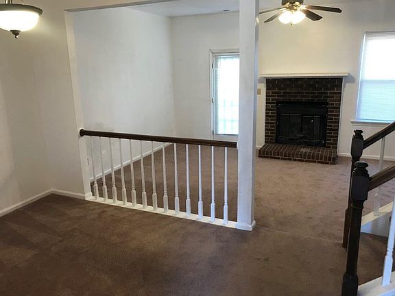 3rd image of 1111 Killington Arch