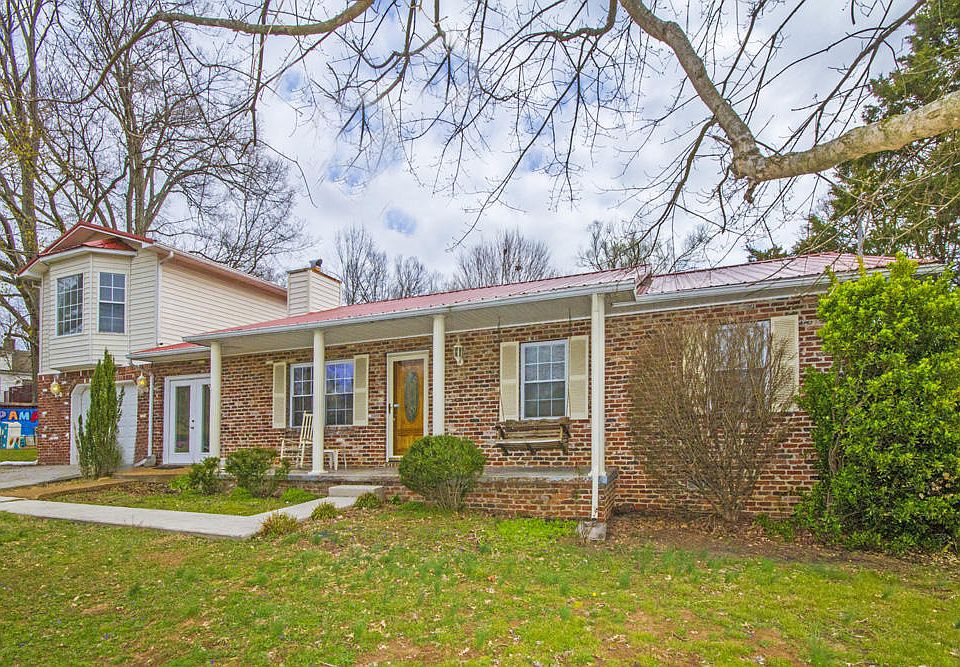 1st image of 301 Linder Ln