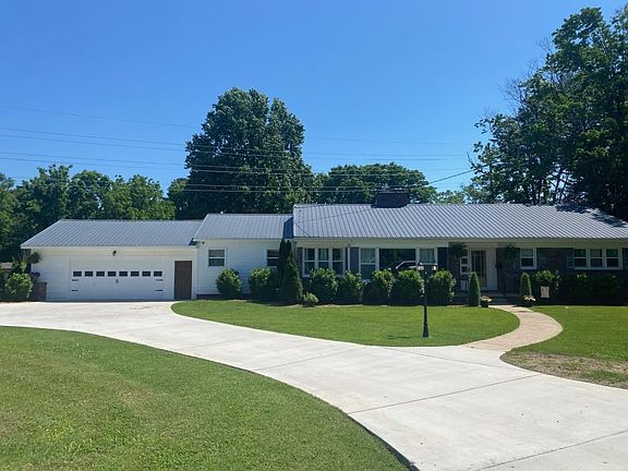 2nd image of 110 Dogwood Ln
