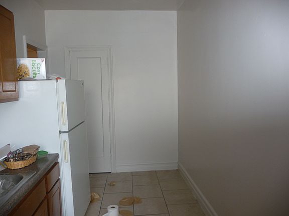 2nd image of 2626 Kings Hwy #6