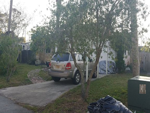 2nd image of 601 Holly Dr