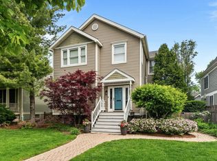 1514 Walnut Ave, Wilmette, IL 60091