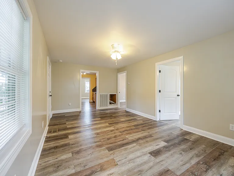 2621 W Willow Dr — Photo 5