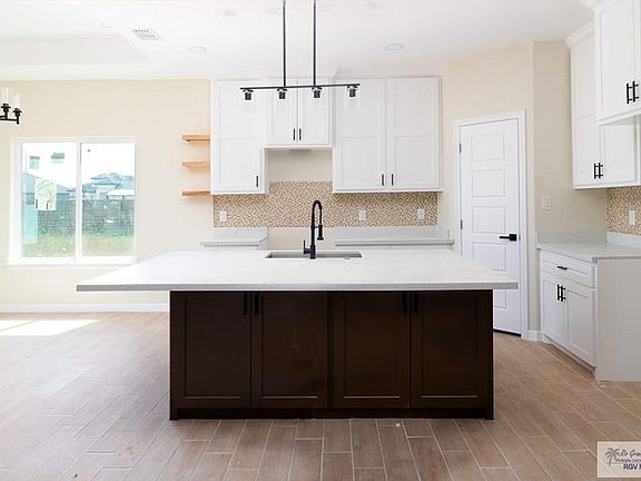 4th image of 189 Center Dr #137