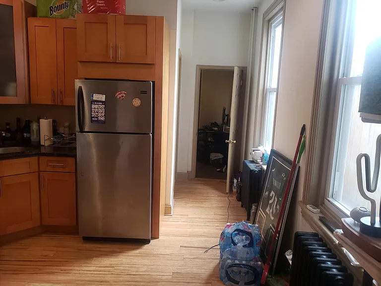 135 Green Ln #1R — Photo 2