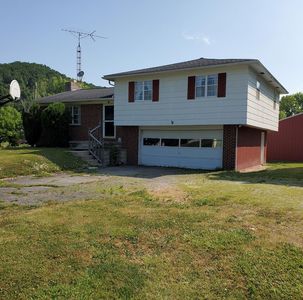 807 State Route 784, South Shore, KY, 41175