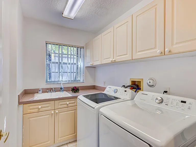 919 Augusta Pointe Dr — Photo 33