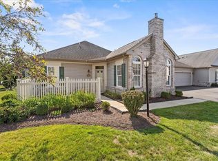 1194 Cobblestone Ln, Valencia, PA 16059