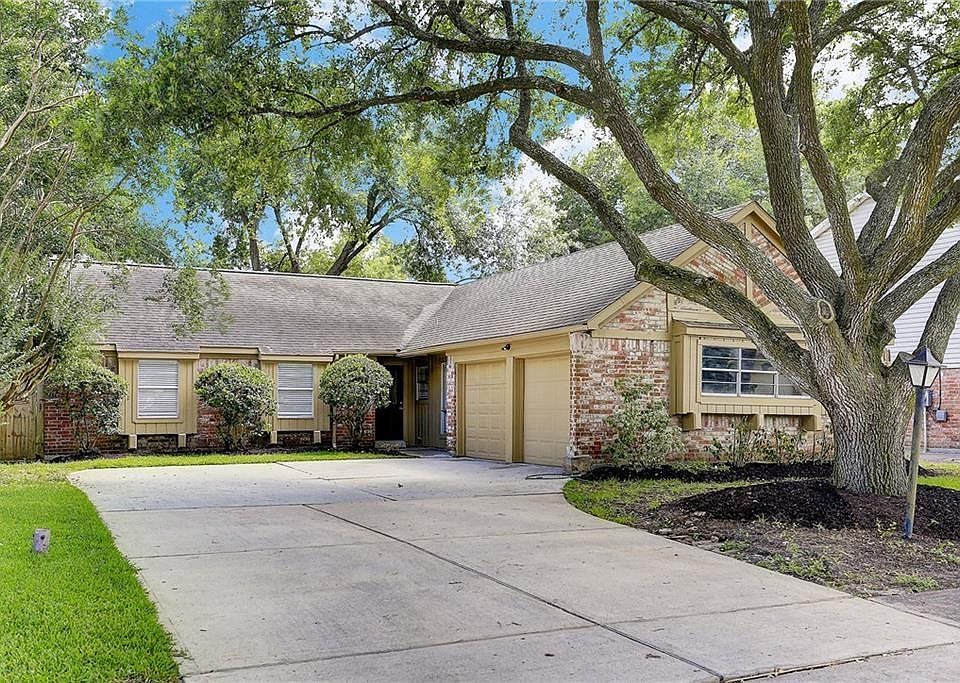 1st image of 2235 Clearbrook Dr