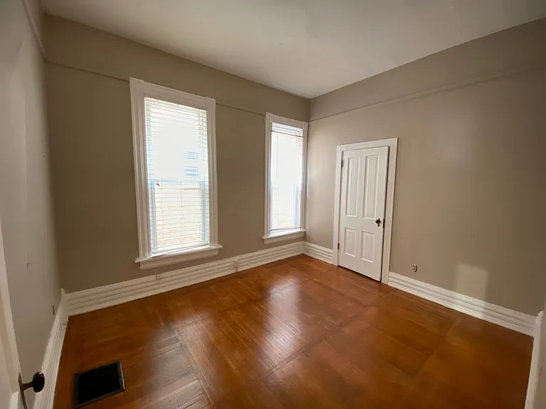 Worthington St 1445 HHR — Photo 11