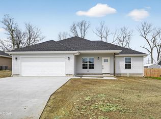 2005 Lakeview St, Carthage, MO 64836