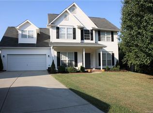 117 Huckleberry Ln, Mount Holly, NC 28120