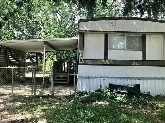 2nd image of 206 Meadowbrook Dr
