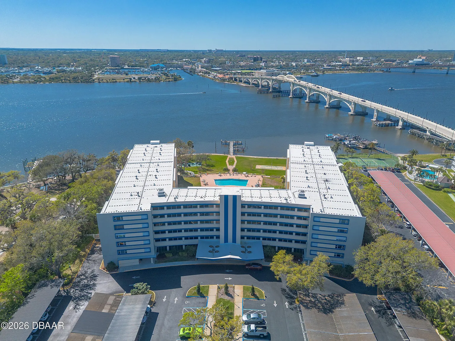 2 bed, 2.0 bath, 1038 sqft, $1,795 — Photo 3