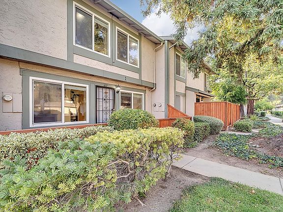 4th image of 611 Balfour Dr