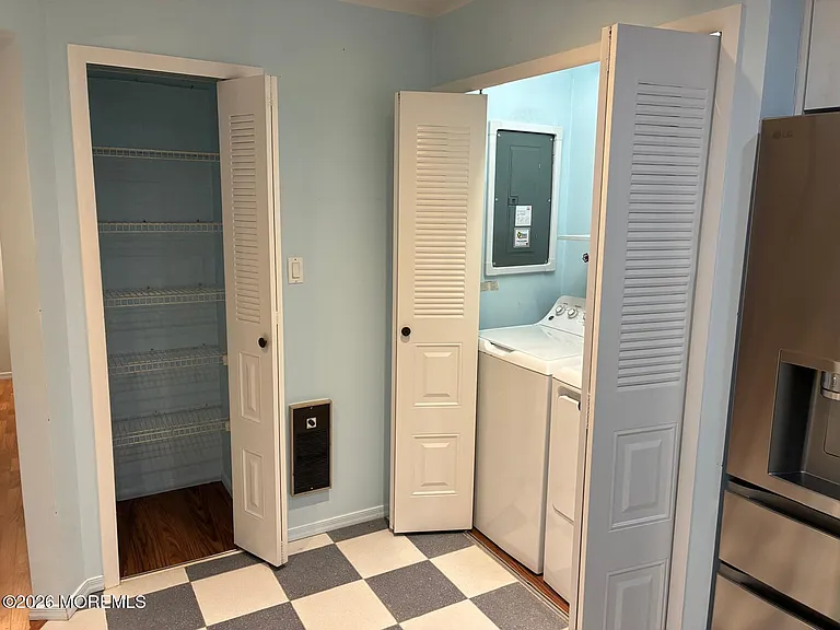 131 Amberly Dr #J — Photo 6