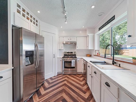 4th image of 3015 Mast Ct