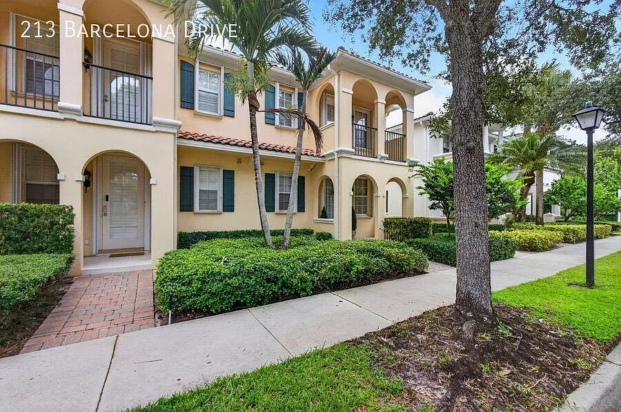 213 Barcelona Dr