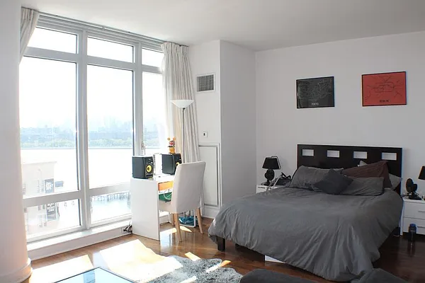 Rented by Corcoran | media 11