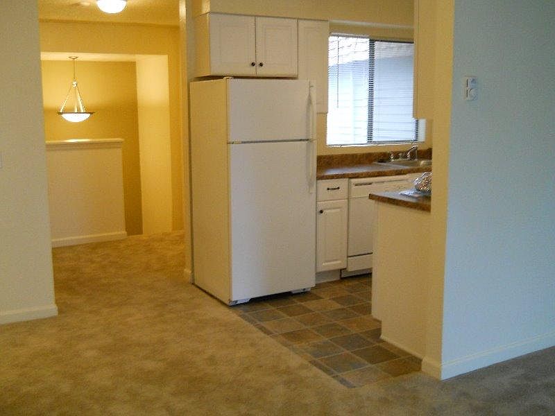 1st image of 4004 W Lake Sammamish Pkwy NE APT B9