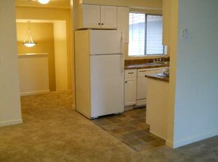 4004 W Lake Sammamish Pkwy NE APT B9, Redmond, WA 98052